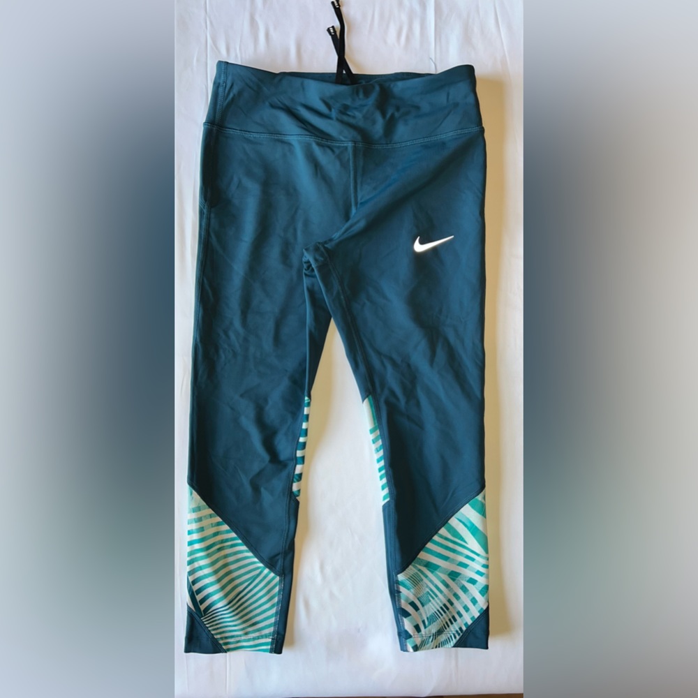 TEAL NIKE CAPRI WORK OUT PANTS - Picture 3 of 4